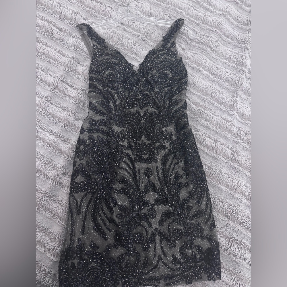 Elegant Black Lace Prom Dress